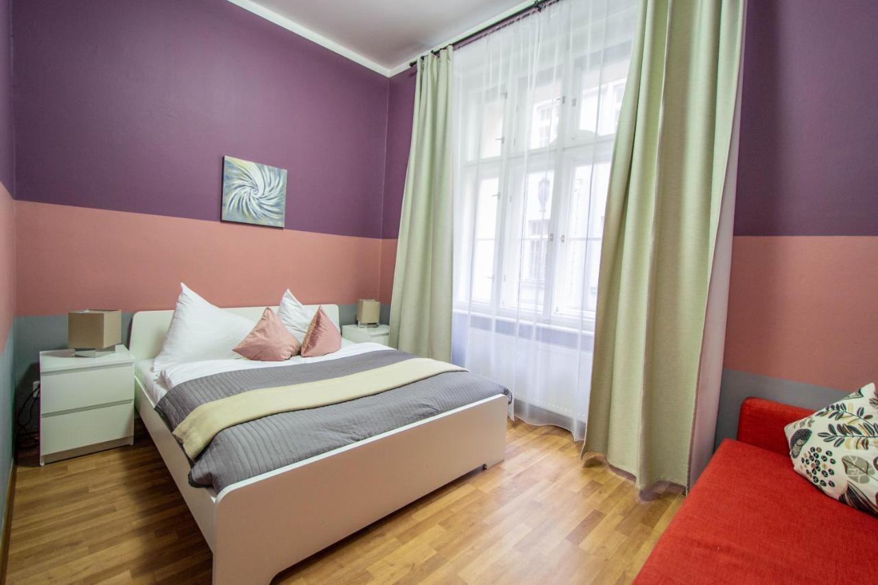 Ruzova Apartment By Ruterra Прага Екстериор снимка