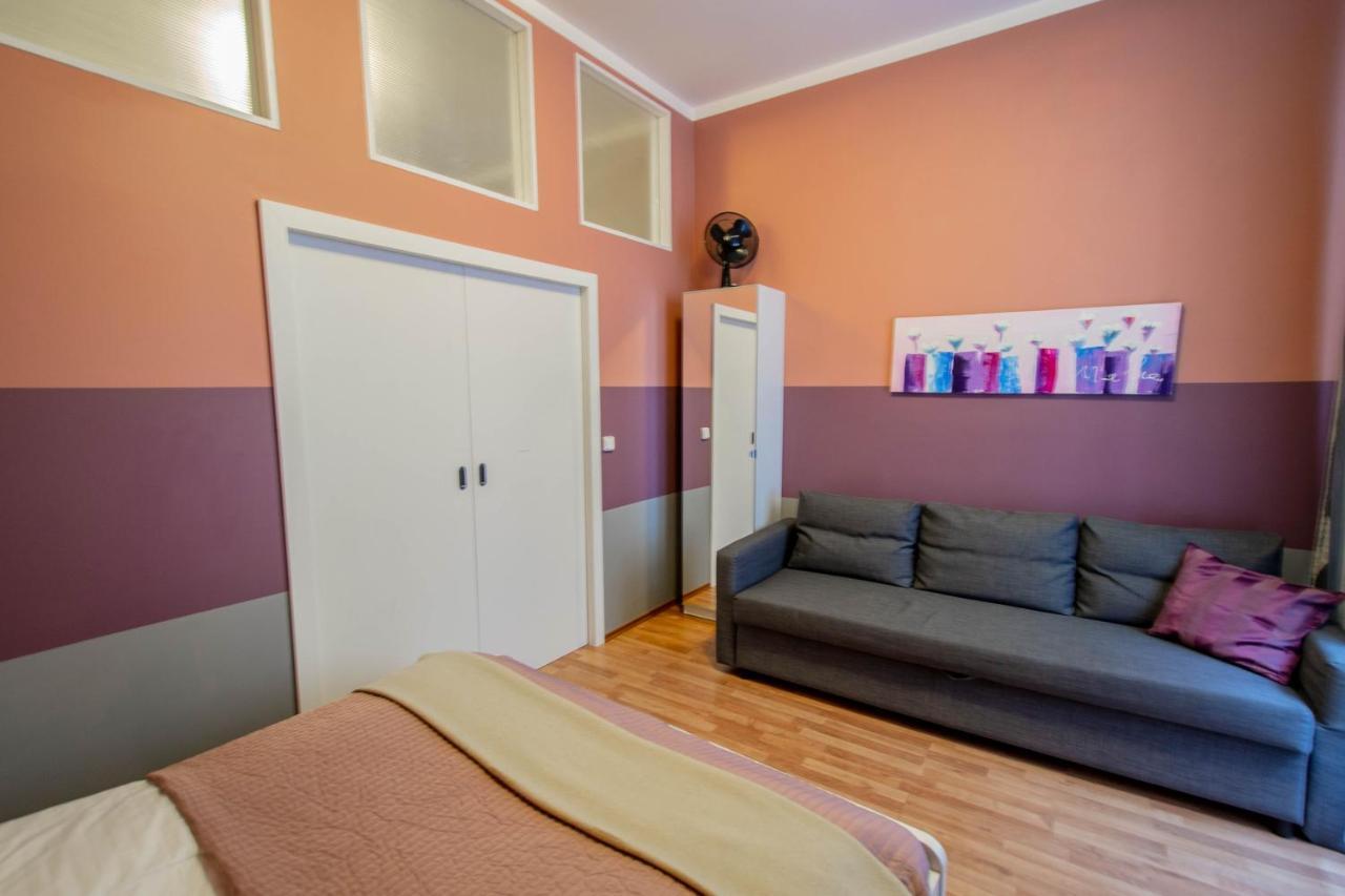 Ruzova Apartment By Ruterra Прага Екстериор снимка
