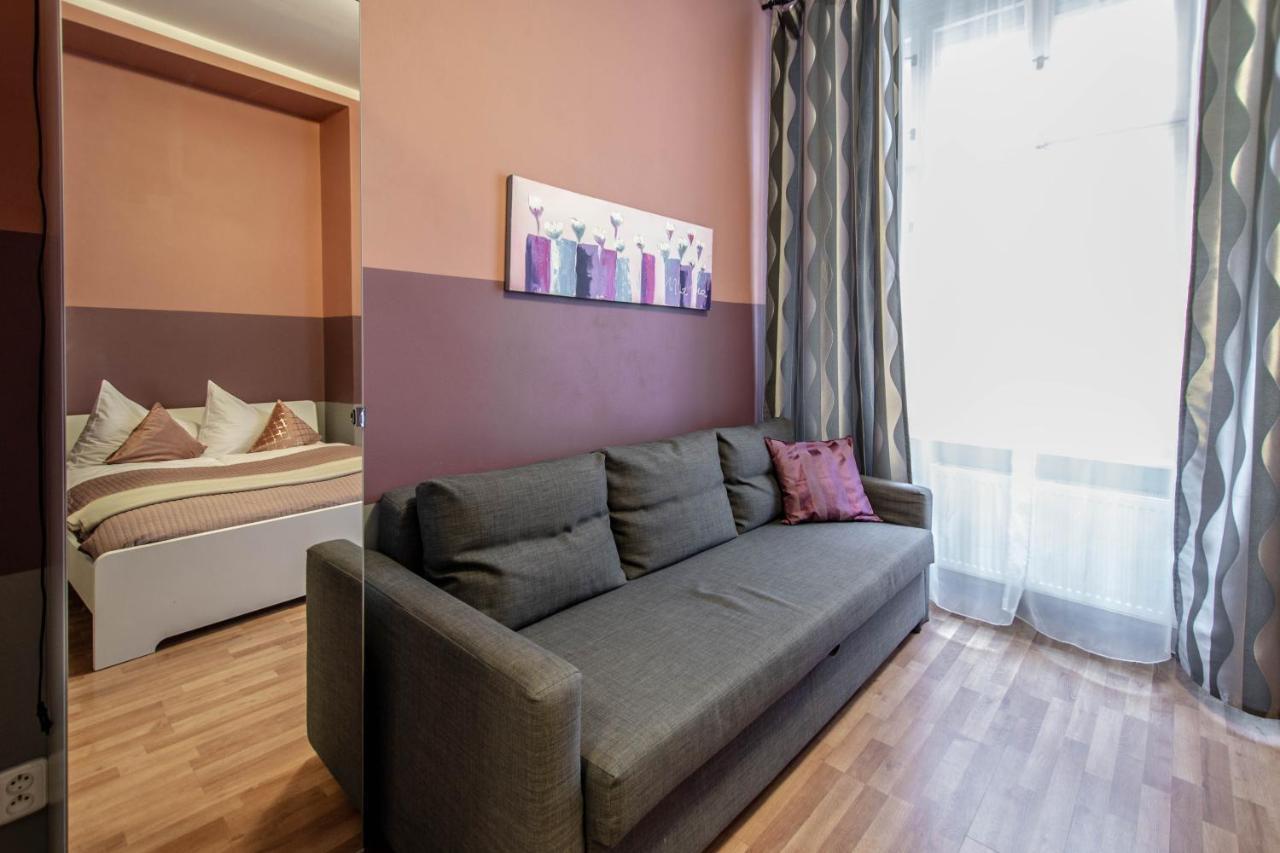 Ruzova Apartment By Ruterra Прага Екстериор снимка
