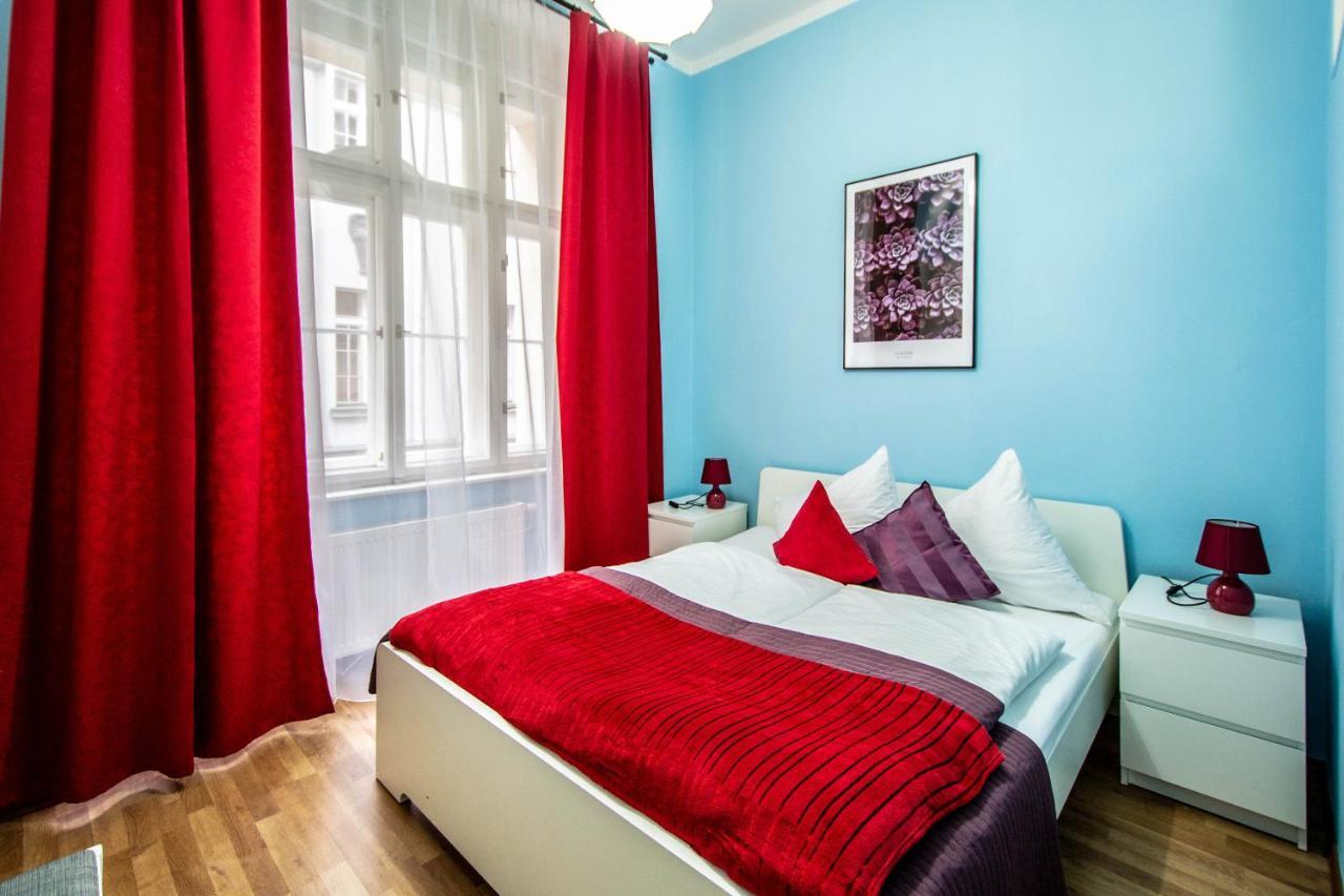 Ruzova Apartment By Ruterra Прага Екстериор снимка
