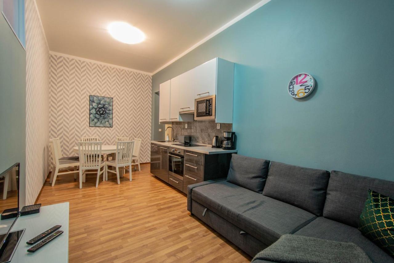 Ruzova Apartment By Ruterra Прага Екстериор снимка