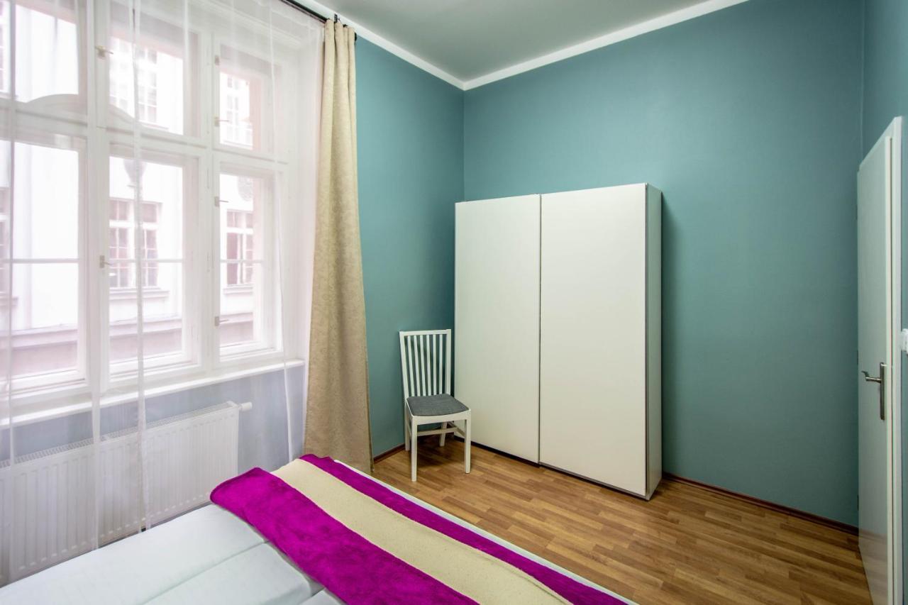 Ruzova Apartment By Ruterra Прага Екстериор снимка